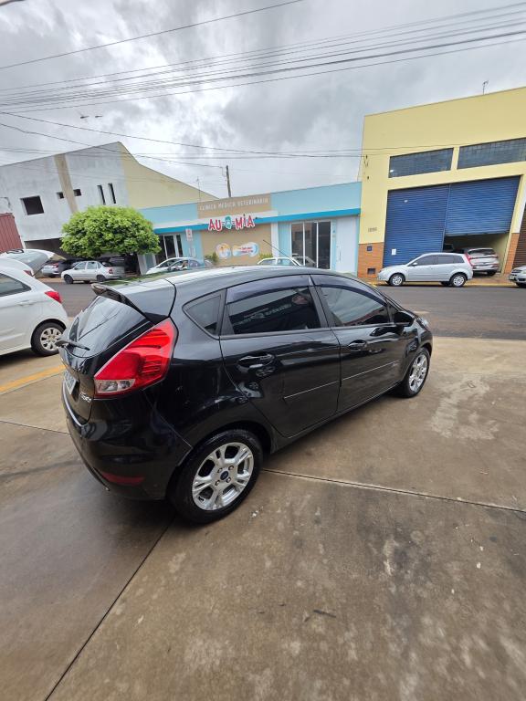 FORD Fiesta Hatch - Foto