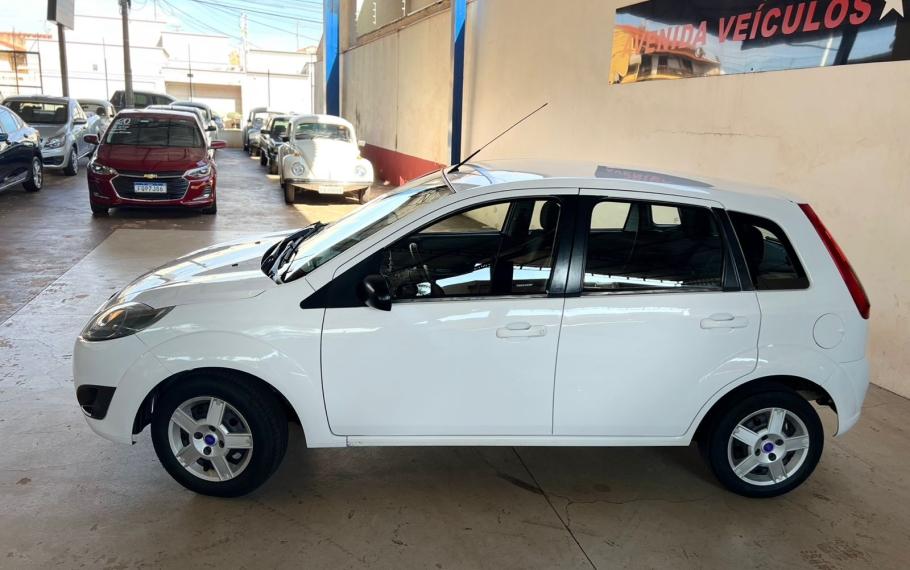 FORD Fiesta Hatch - Foto