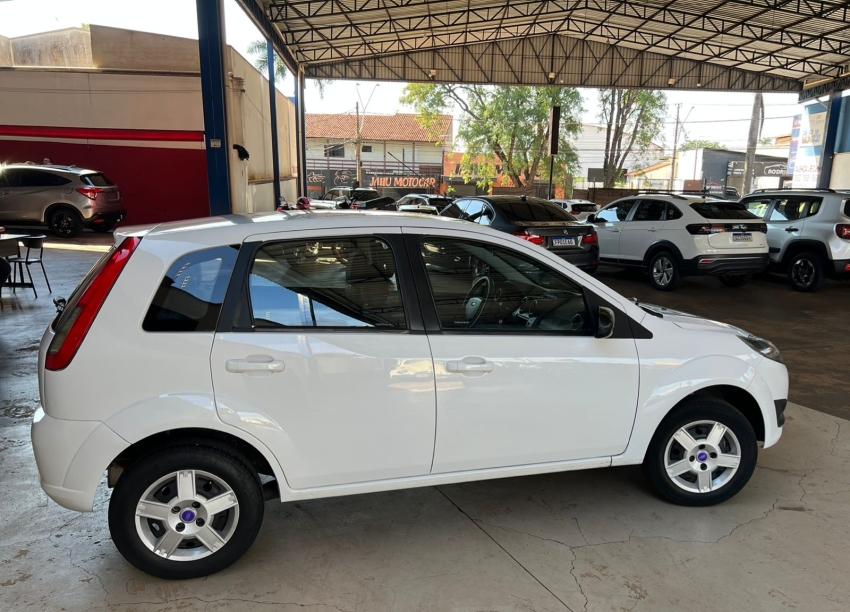 FORD Fiesta Hatch - Foto