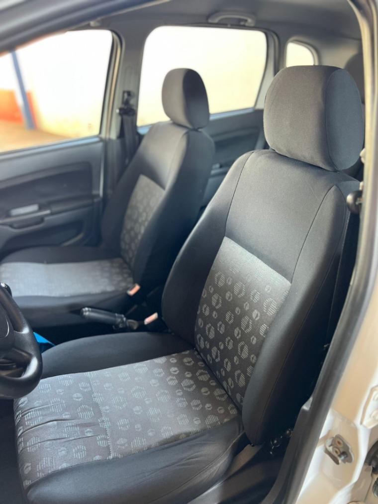 FORD Fiesta Hatch - Foto