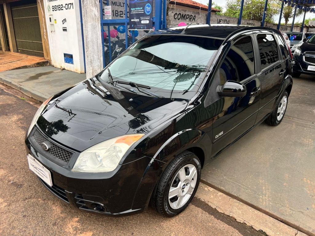 FORD Fiesta Hatch - Foto