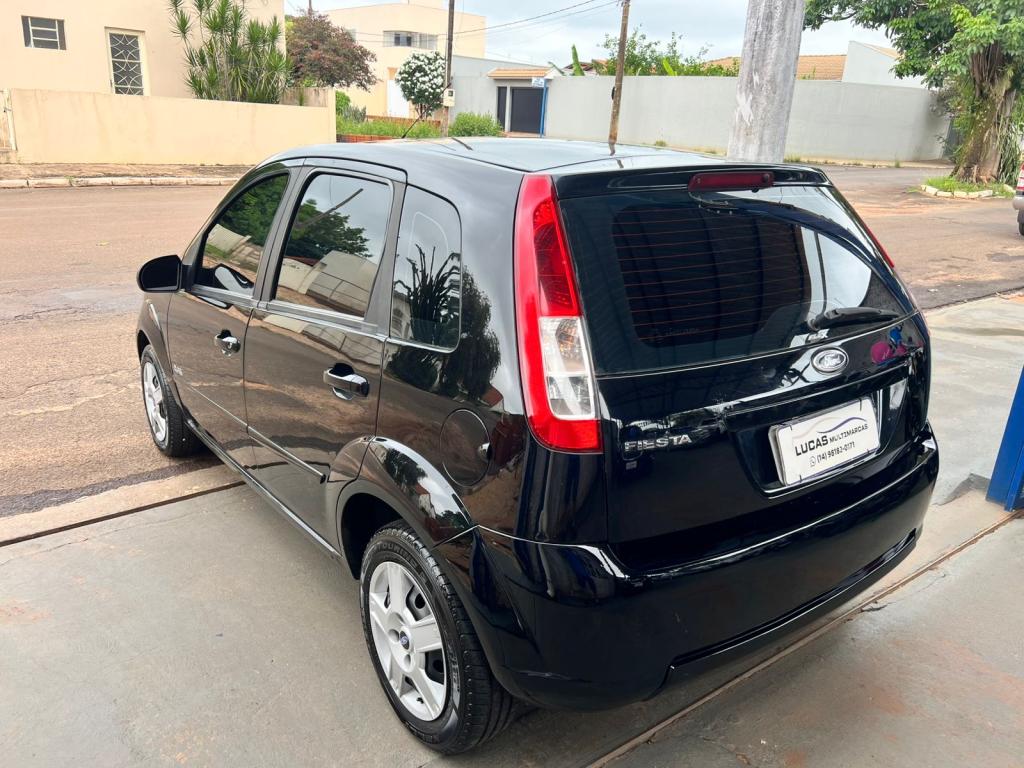 FORD Fiesta Hatch - Foto