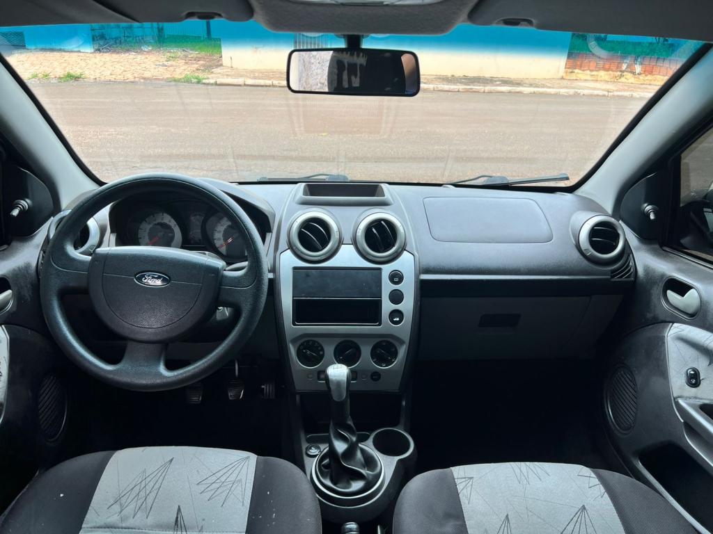 FORD Fiesta Hatch - Foto