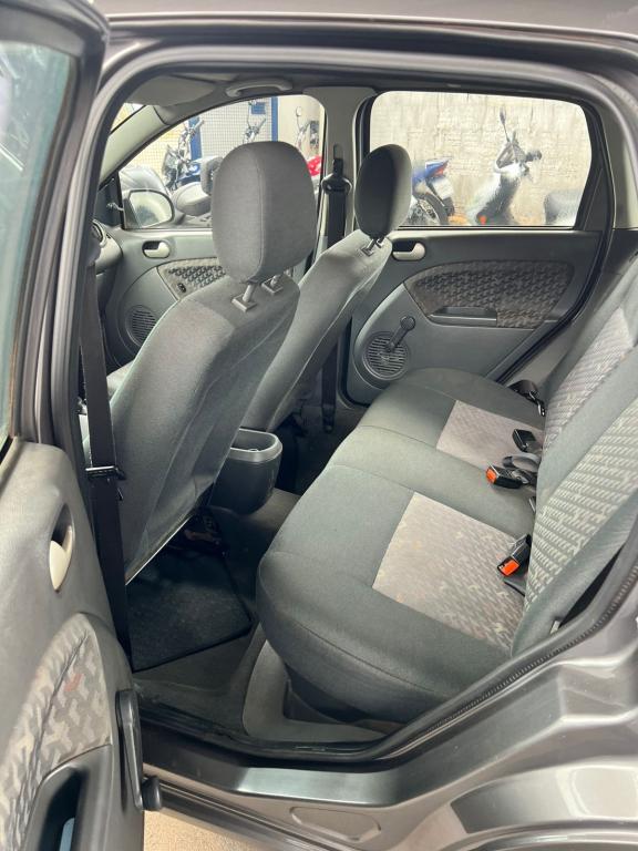 FORD Fiesta Hatch - Foto