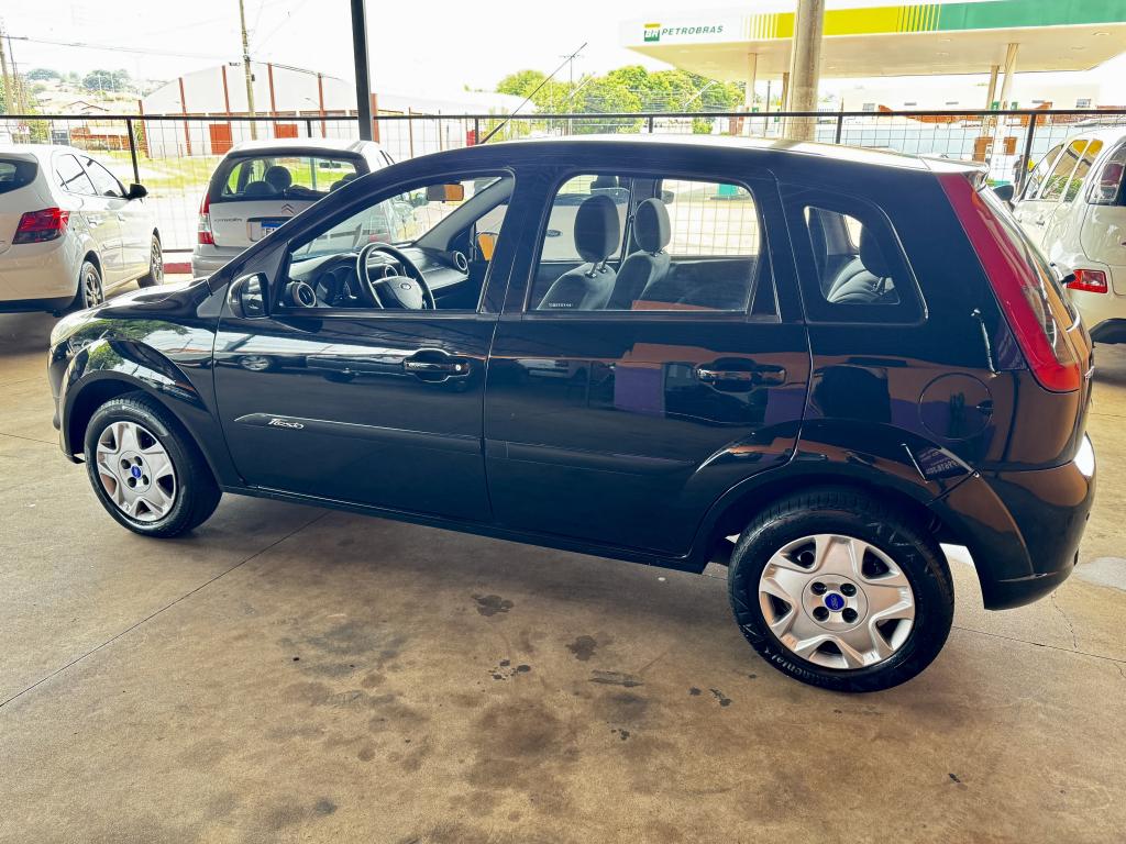 FORD Fiesta Hatch - Foto