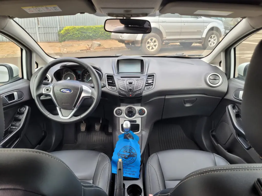 FORD Fiesta Hatch - Foto