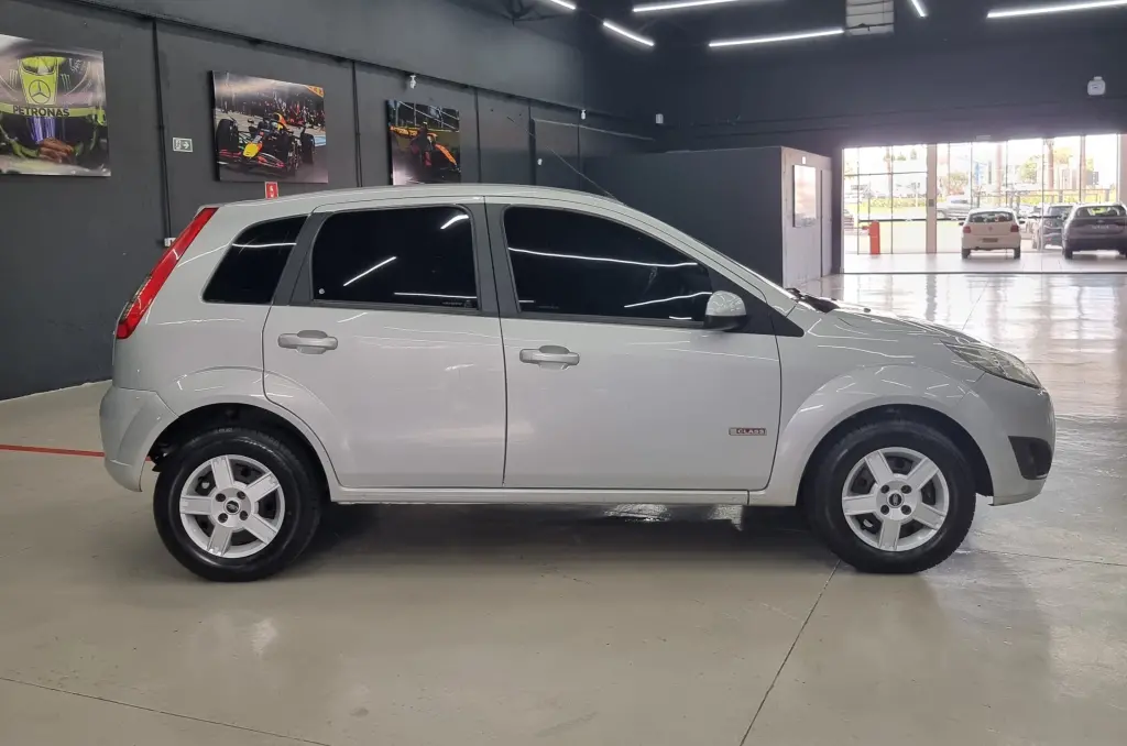 FORD Fiesta Hatch - Foto