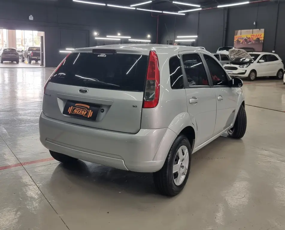 FORD Fiesta Hatch - Foto