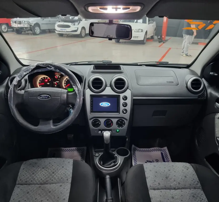 FORD Fiesta Hatch - Foto