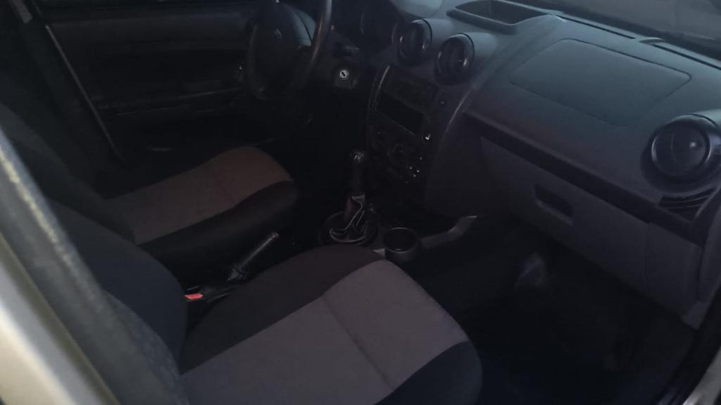 FORD Fiesta Hatch - Foto