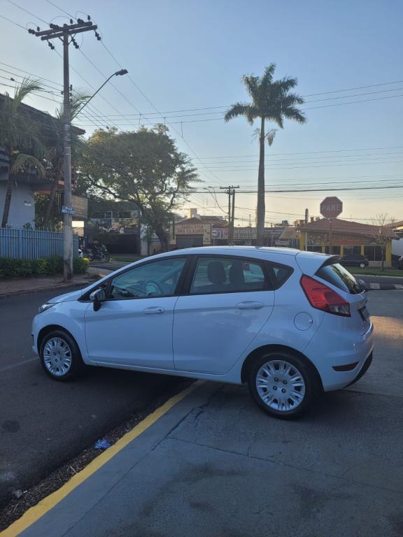 FORD Fiesta Hatch - Foto