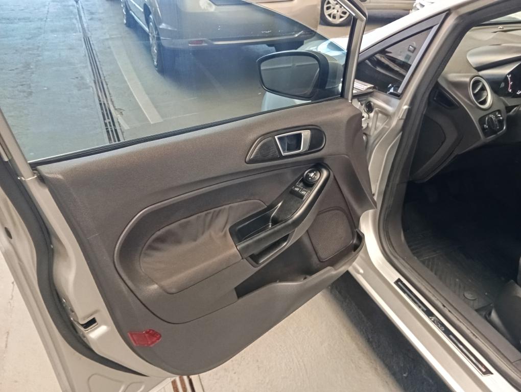 FORD Fiesta Hatch - Foto