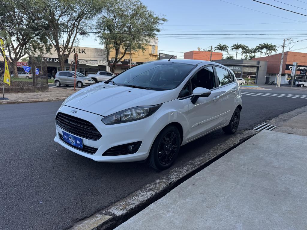 FORD Fiesta Hatch - Foto
