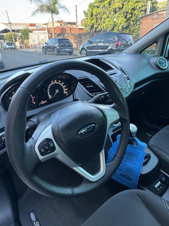 FORD Fiesta Hatch - Foto