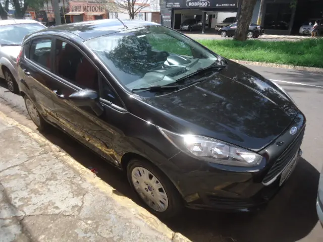 FORD Fiesta Hatch - Foto