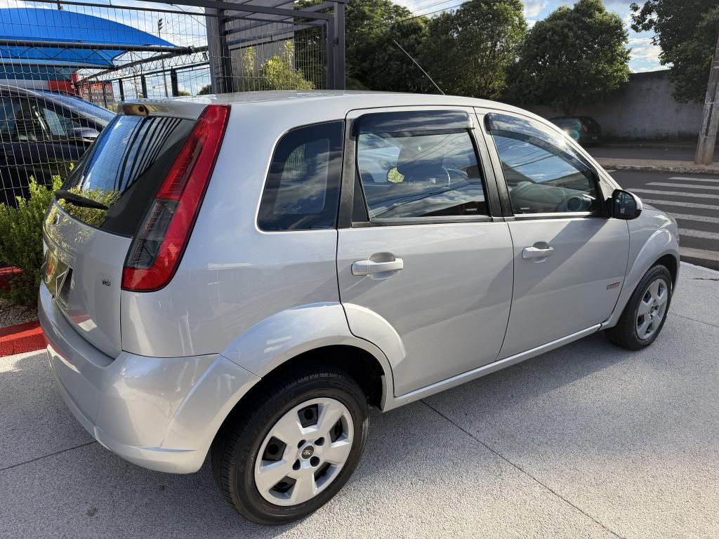 FORD Fiesta Hatch - Foto