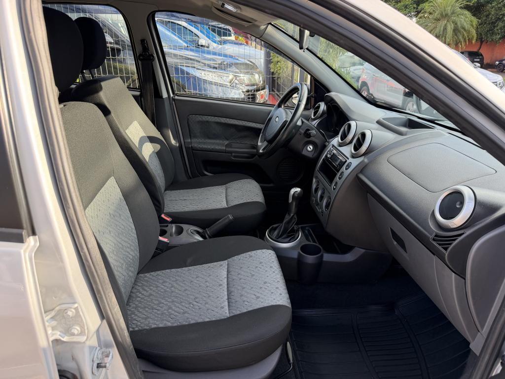 FORD Fiesta Hatch - Foto