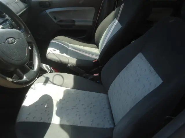 FORD Fiesta Hatch - Foto