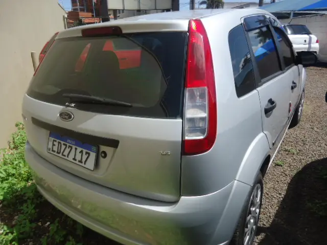 FORD Fiesta Hatch - Foto