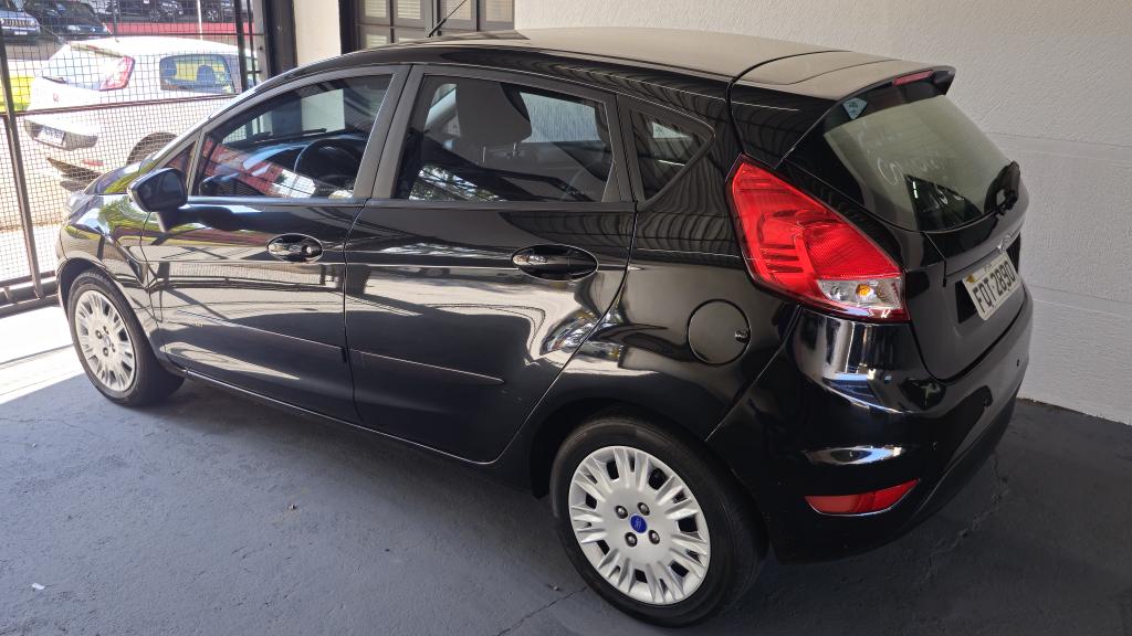 FORD Fiesta Hatch - Foto