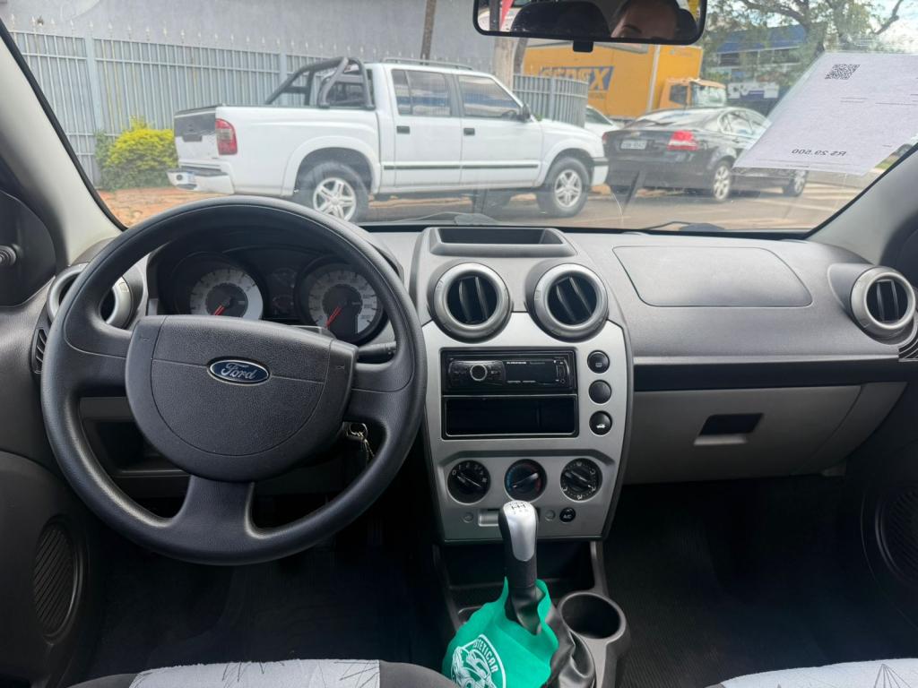 FORD Fiesta Hatch - Foto