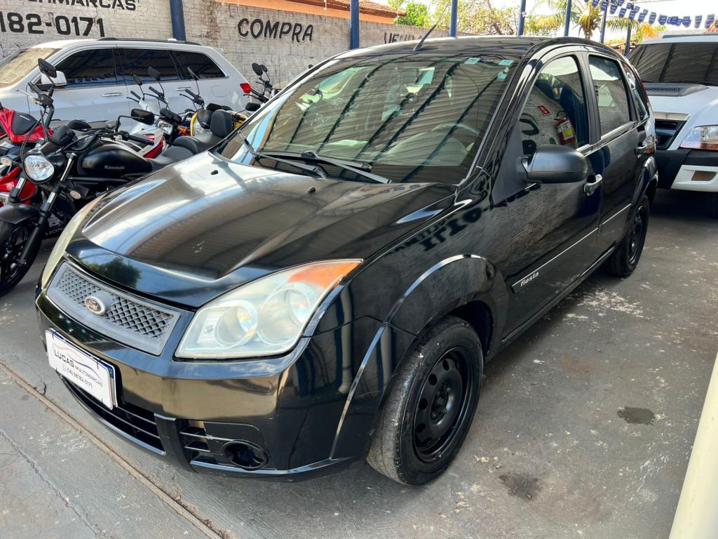 FORD Fiesta Hatch - Foto