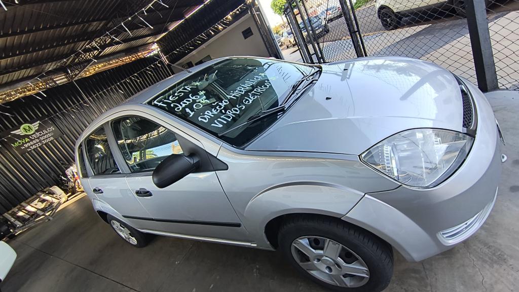 FORD Fiesta Hatch - Foto