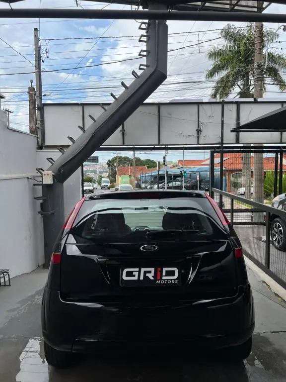 FORD Fiesta Hatch - Foto