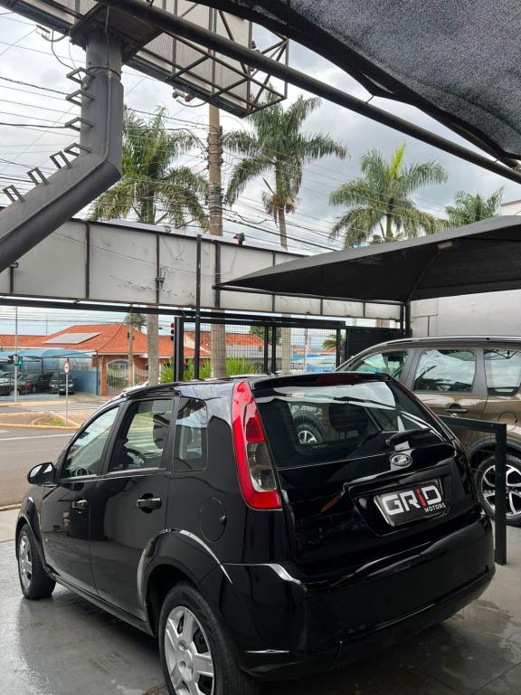 FORD Fiesta Hatch - Foto