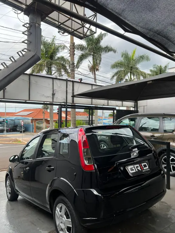 FORD Fiesta Hatch - Foto