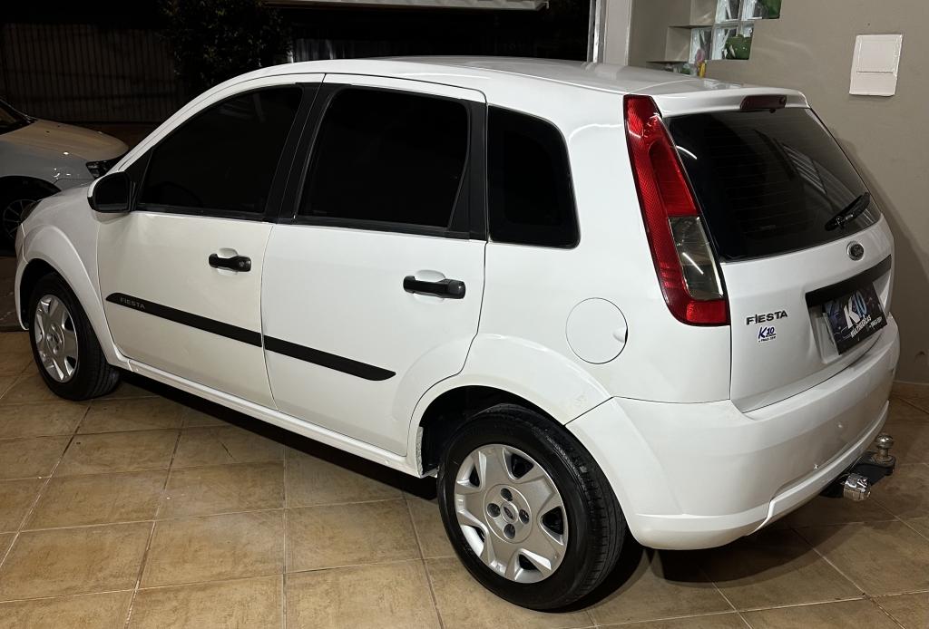 FORD Fiesta Hatch - Foto