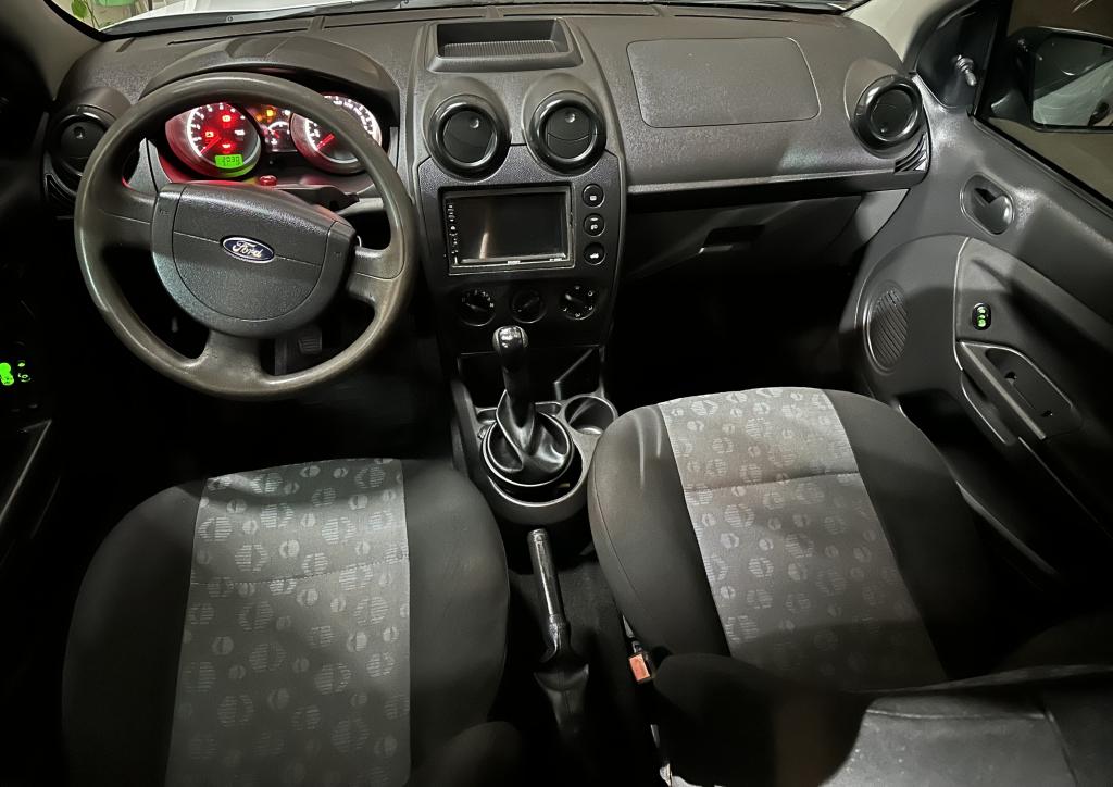 FORD Fiesta Hatch - Foto