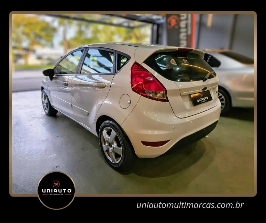 FORD Fiesta Hatch - Foto