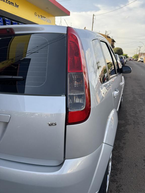 FORD Fiesta Hatch - Foto