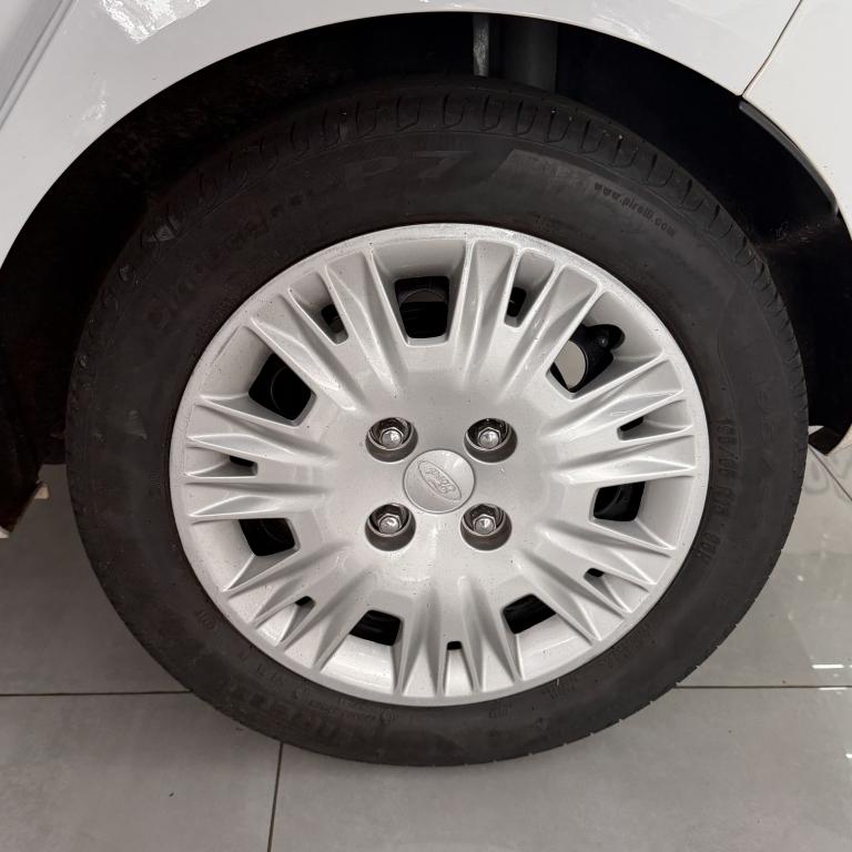 FORD Fiesta Hatch - Foto