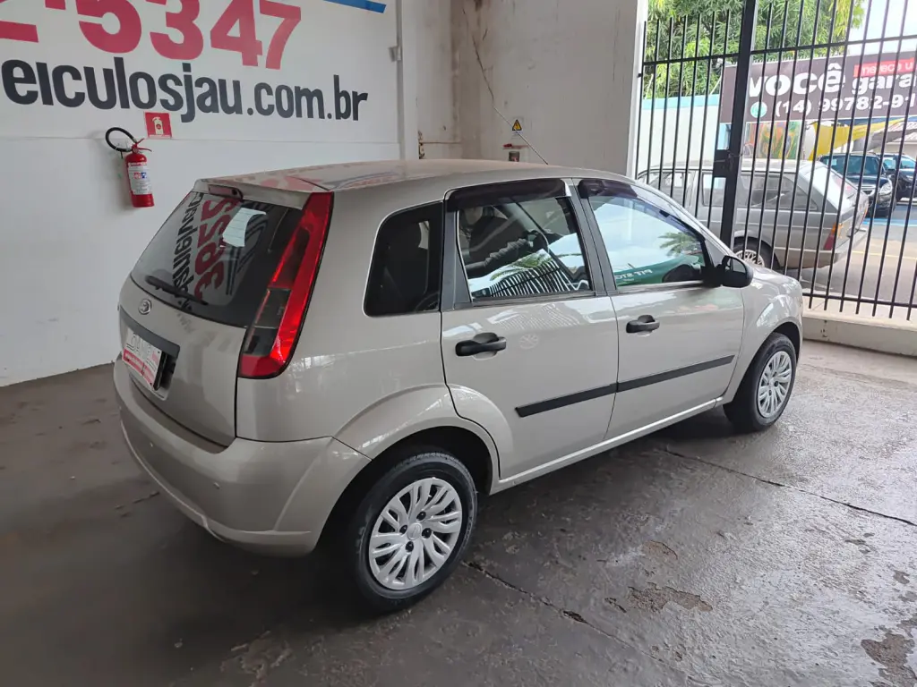 FORD Fiesta Hatch - Foto
