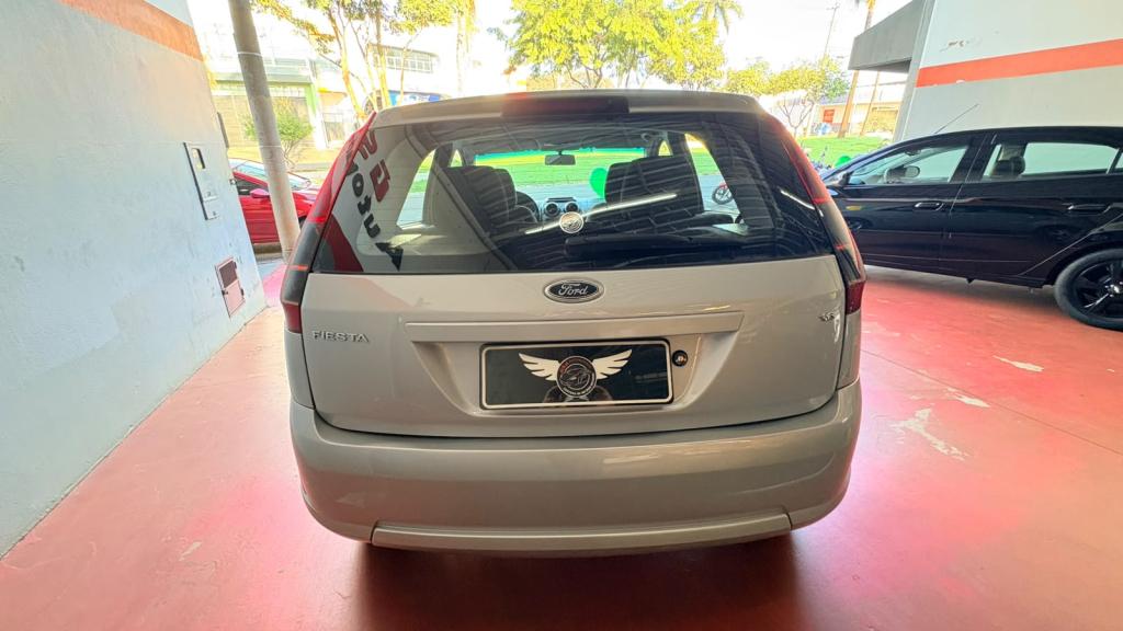 FORD Fiesta Hatch - Foto