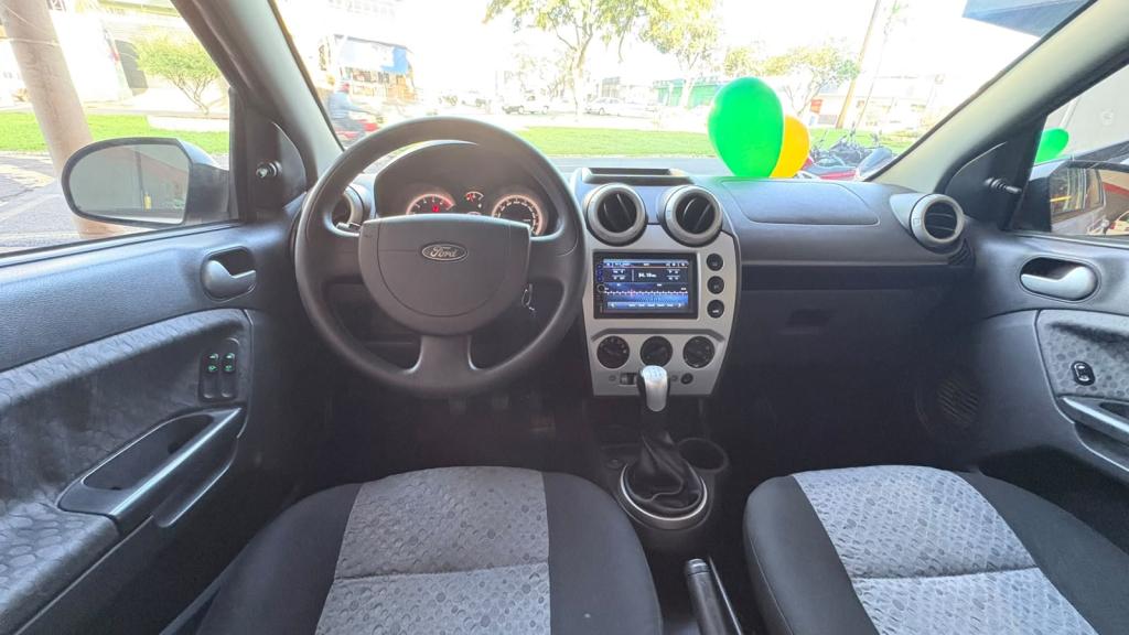 FORD Fiesta Hatch - Foto