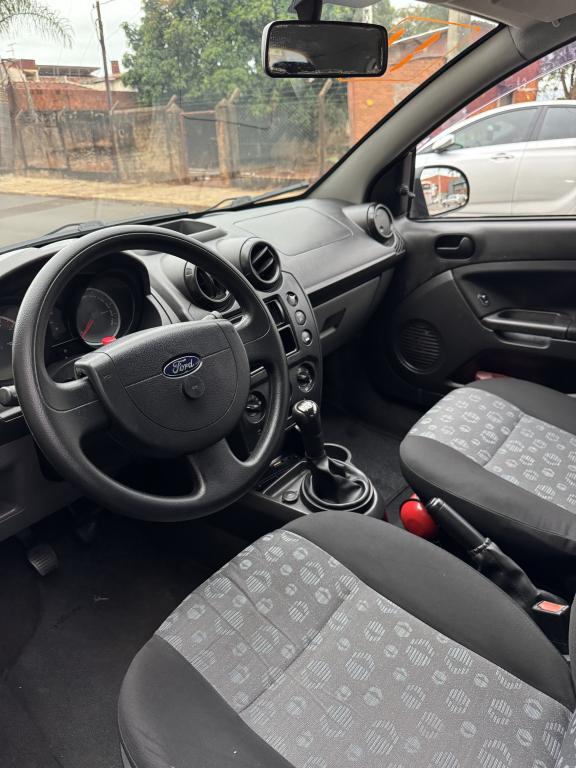 FORD Fiesta Hatch - Foto