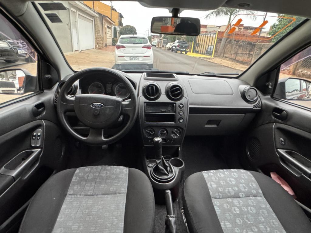 FORD Fiesta Hatch - Foto