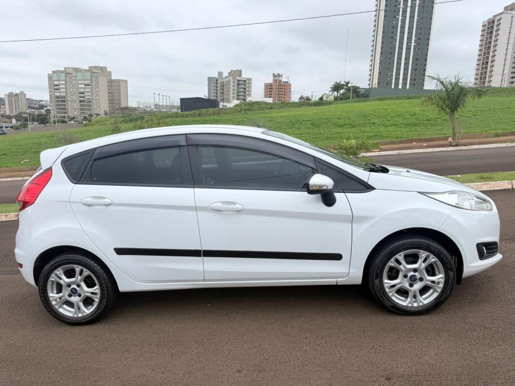 FORD Fiesta Hatch - Foto