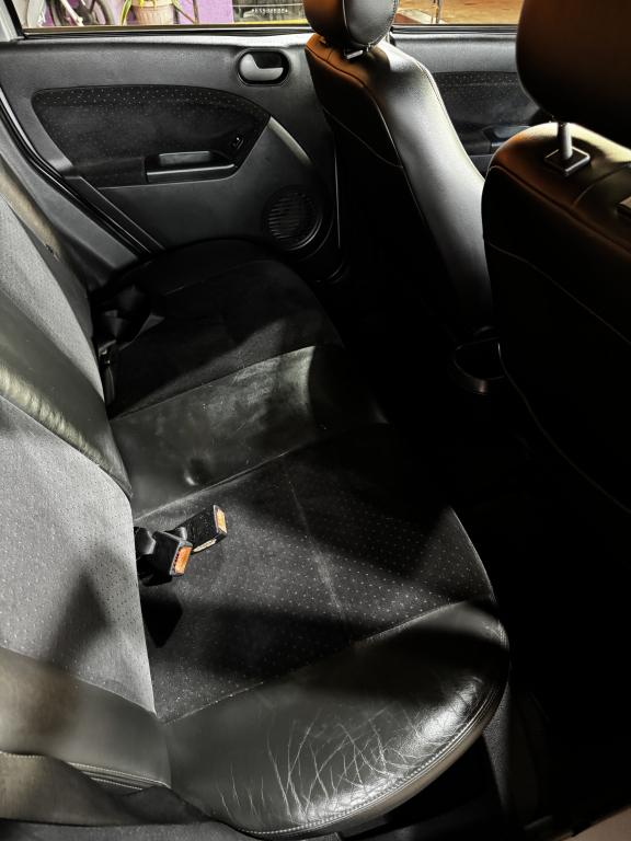 FORD Fiesta Hatch - Foto