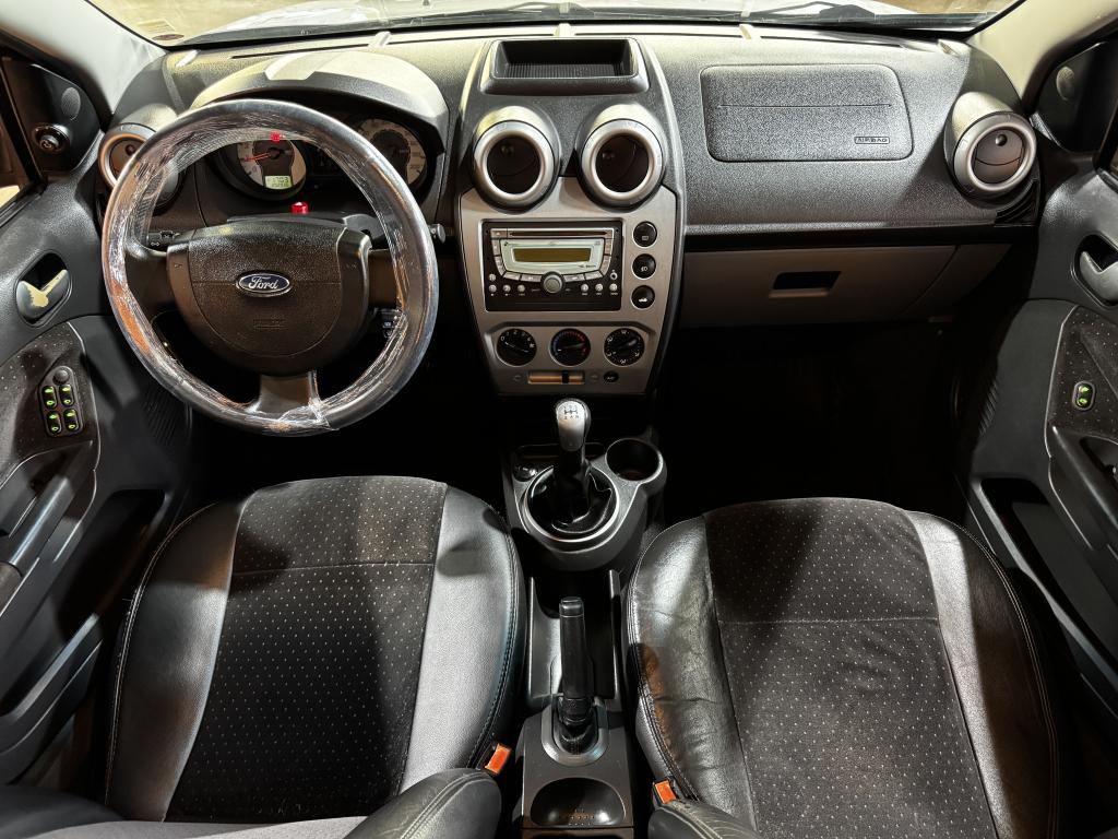 FORD Fiesta Hatch - Foto