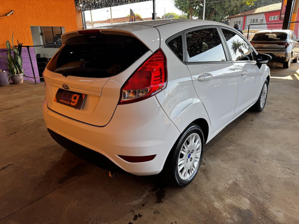 FORD Fiesta Hatch - Foto