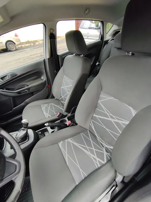 FORD Fiesta Hatch - Foto