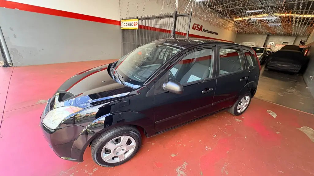 FORD Fiesta Hatch - Foto