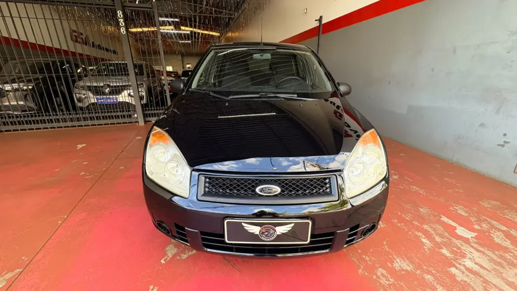 FORD Fiesta Hatch - Foto
