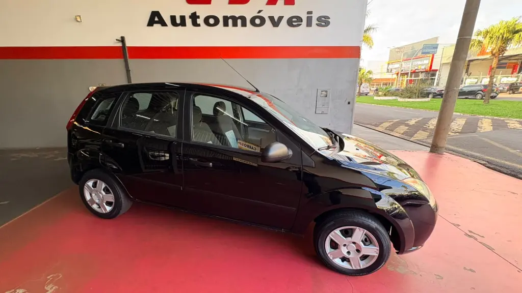 FORD Fiesta Hatch - Foto