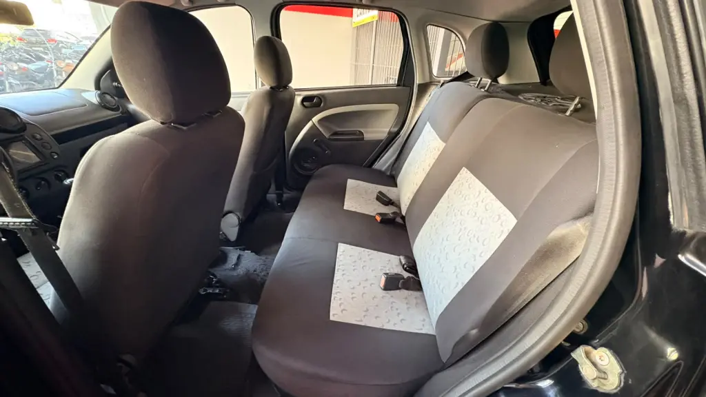 FORD Fiesta Hatch - Foto