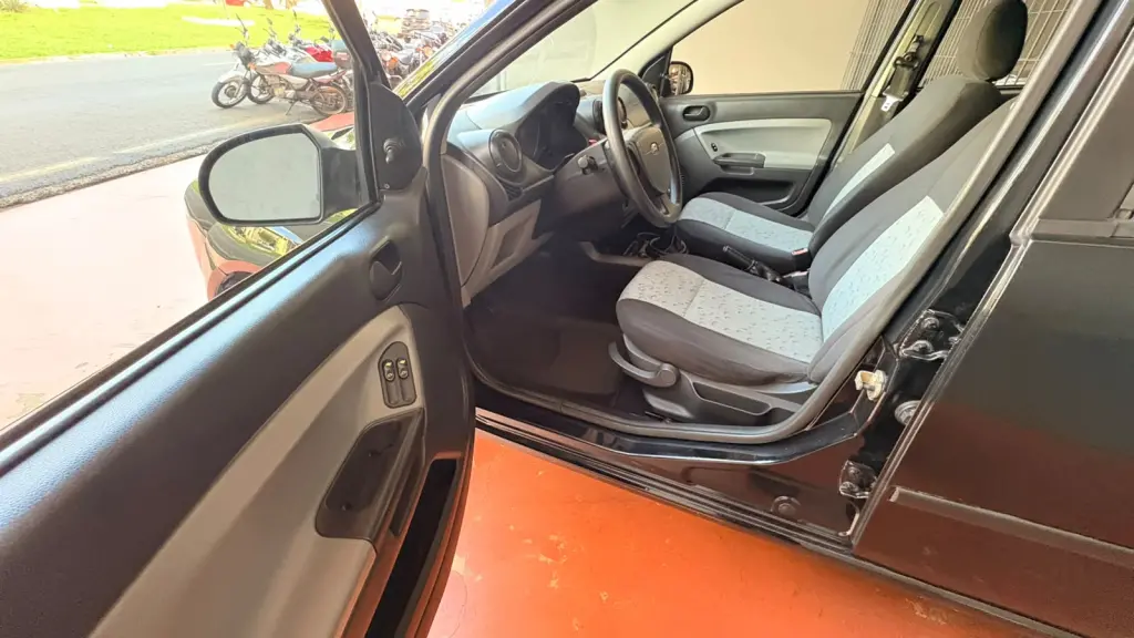 FORD Fiesta Hatch - Foto